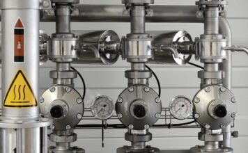 Advantages of stainless steel manways